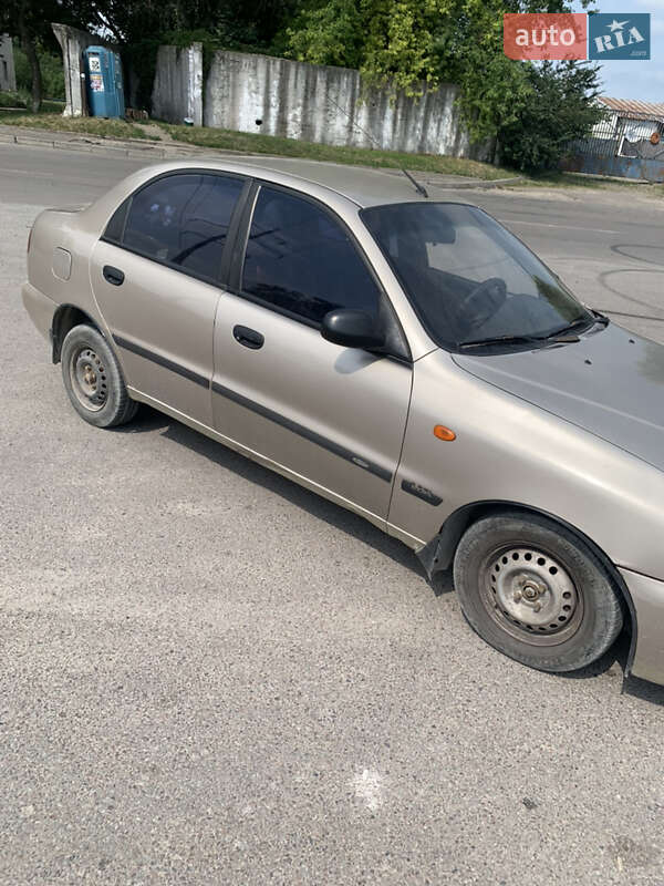 Седан Daewoo Sens 2004 в Львові