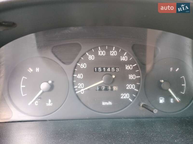 Седан Daewoo Sens 2004 в Львове