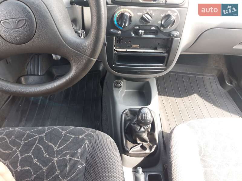 Седан Daewoo Sens 2004 в Хусте