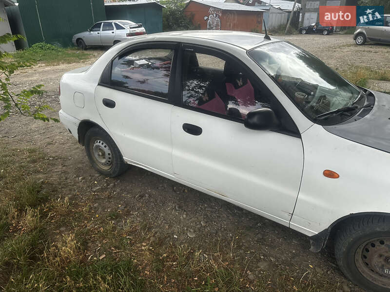 Седан Daewoo Sens 2005 в Сторожинце
