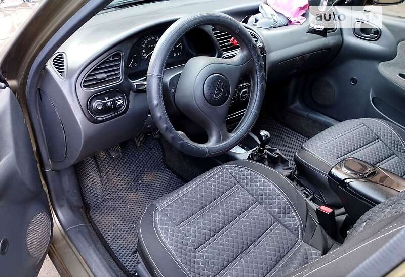 Седан Daewoo Sens 2005 в Синельниковому