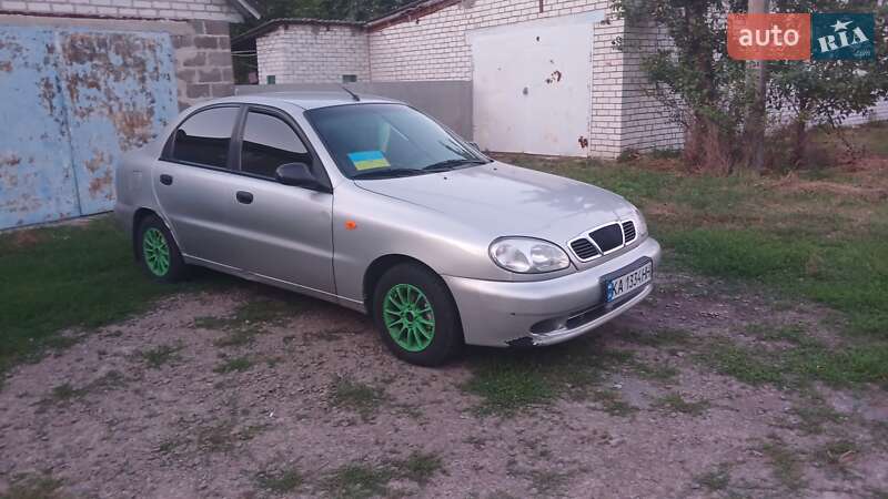 Седан Daewoo Sens 2005 в Погребах