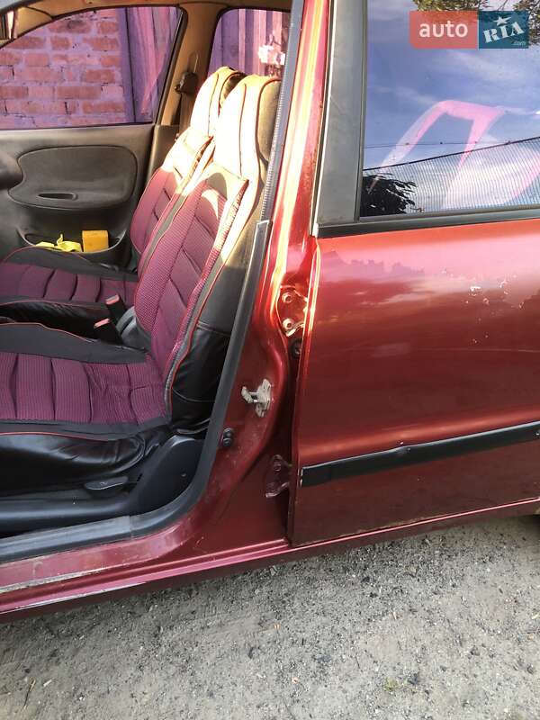 Седан Daewoo Sens 2005 в Диканьці