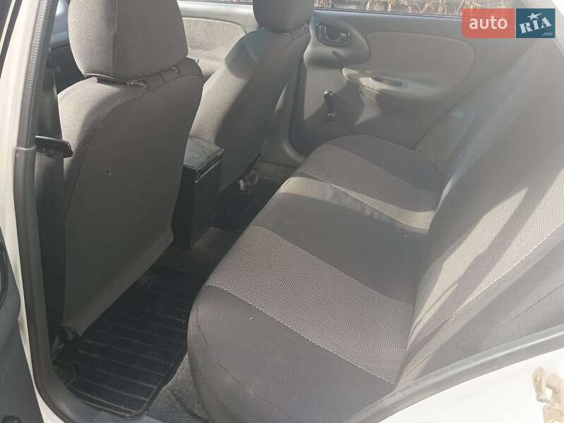 Седан Daewoo Sens 2004 в Вінниці
