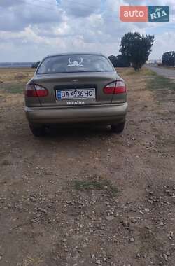 Седан Daewoo Sens 2004 в Новоархангельске