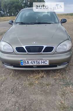 Седан Daewoo Sens 2004 в Новоархангельске