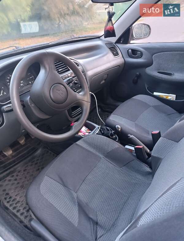Седан Daewoo Sens 2004 в Узине