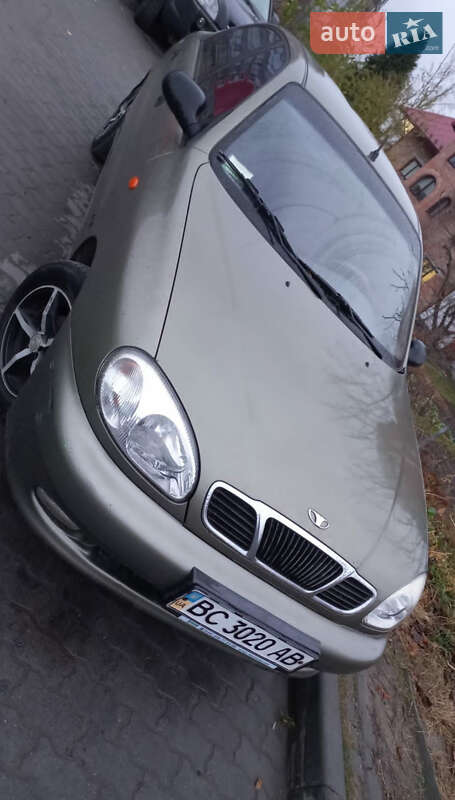 Седан Daewoo Sens 2004 в Львові