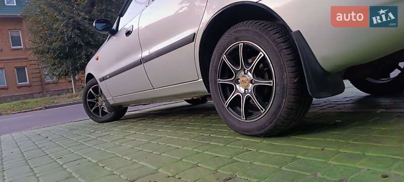 Седан Daewoo Sens 2004 в Черкасах
