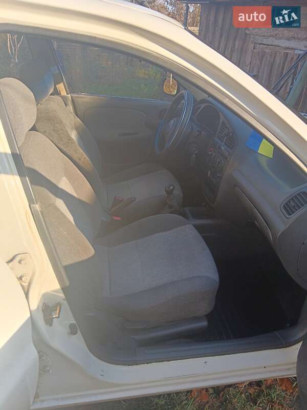 Седан Daewoo Sens 2004 в Киеве