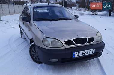 Седан Daewoo Sens 2004 в Синельниковому