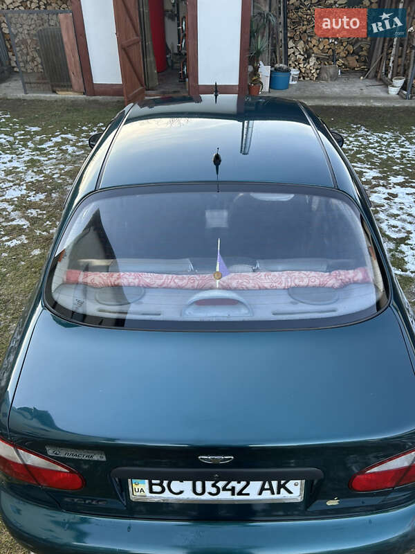 Седан Daewoo Sens 2003 в Новояворівську