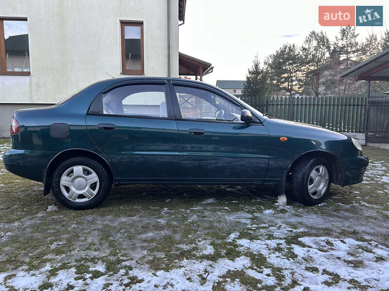 Седан Daewoo Sens 2003 в Новояворівську