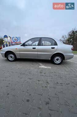 Седан Daewoo Sens 2005 в Дубні