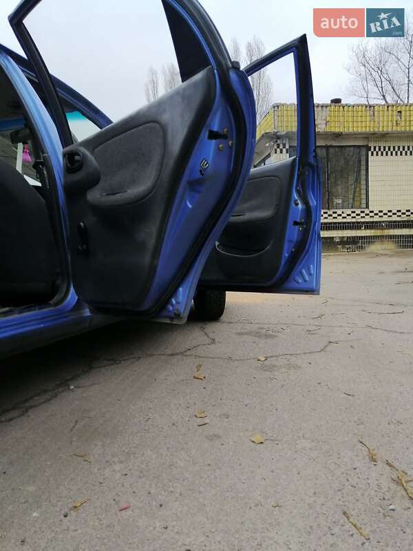 Седан Daewoo Sens 2005 в Днепре