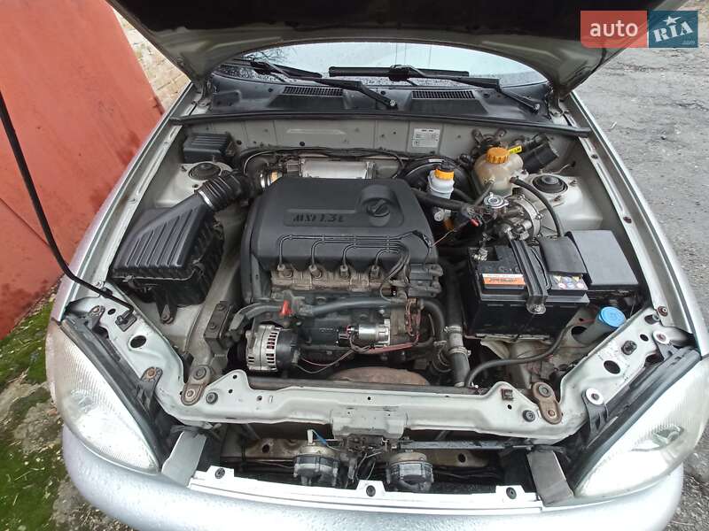 Седан Daewoo Sens 2003 в Днепре