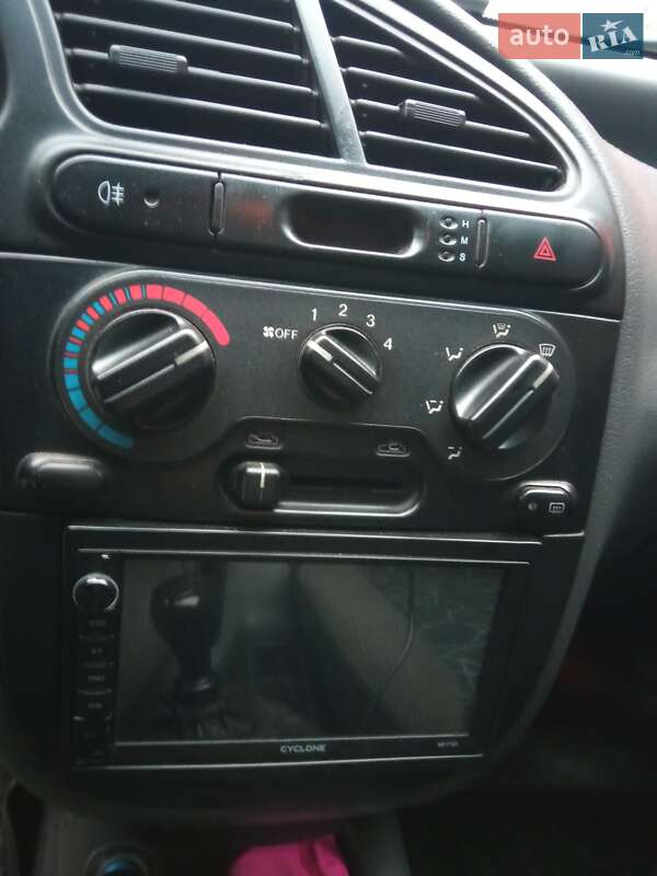Седан Daewoo Sens 2003 в Днепре