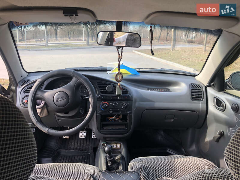 Седан Daewoo Sens 2004 в Кропивницькому