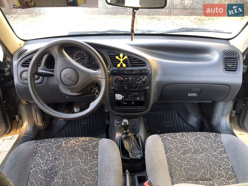 Седан Daewoo Sens 2004 в Хусте