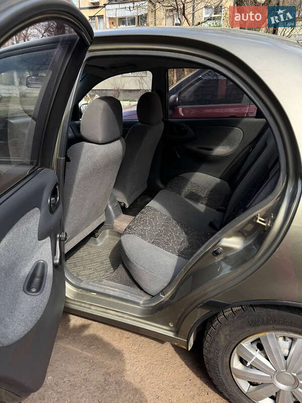 Седан Daewoo Sens 2004 в Кривом Роге