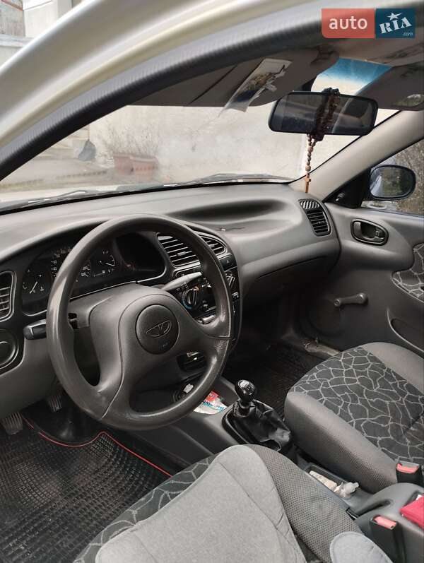 Седан Daewoo Sens 2004 в Долині