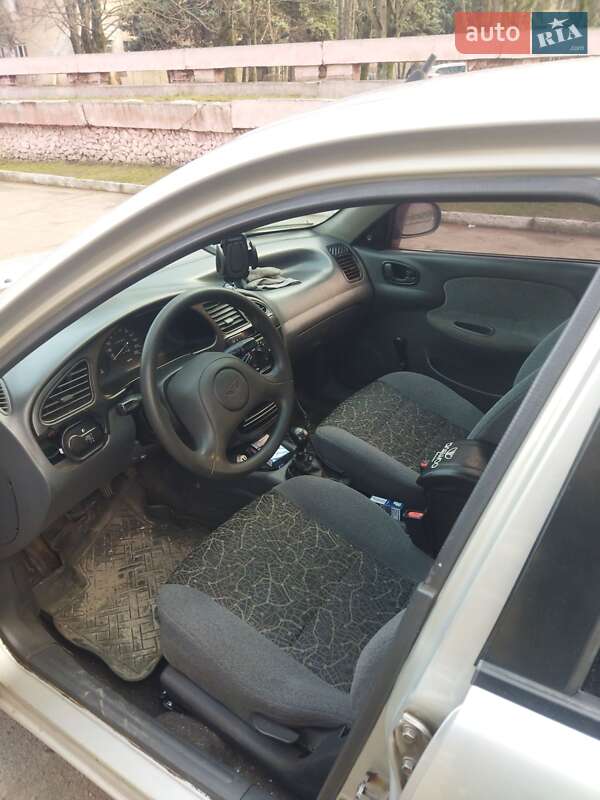 Седан Daewoo Sens 2004 в Дніпрі