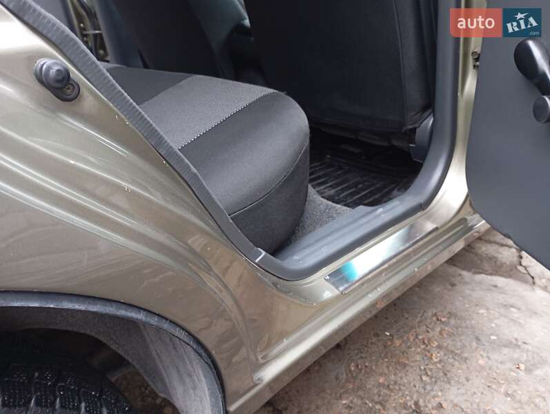 Седан Daewoo Sens 2005 в Днепре