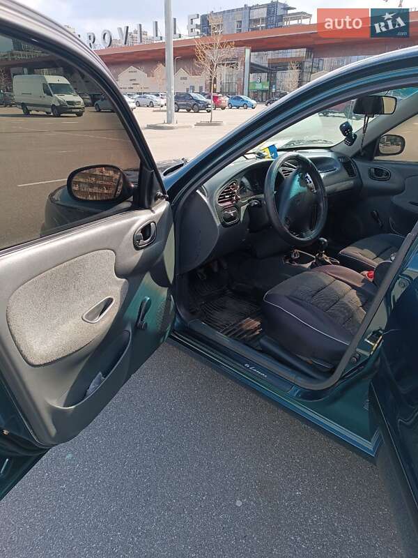 Седан Daewoo Sens 2004 в Киеве