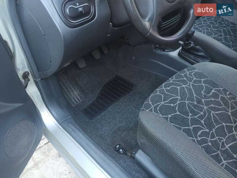 Седан Daewoo Sens 2003 в Каменском