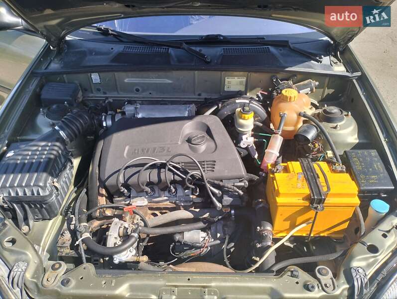 Седан Daewoo Sens 2002 в Покрове