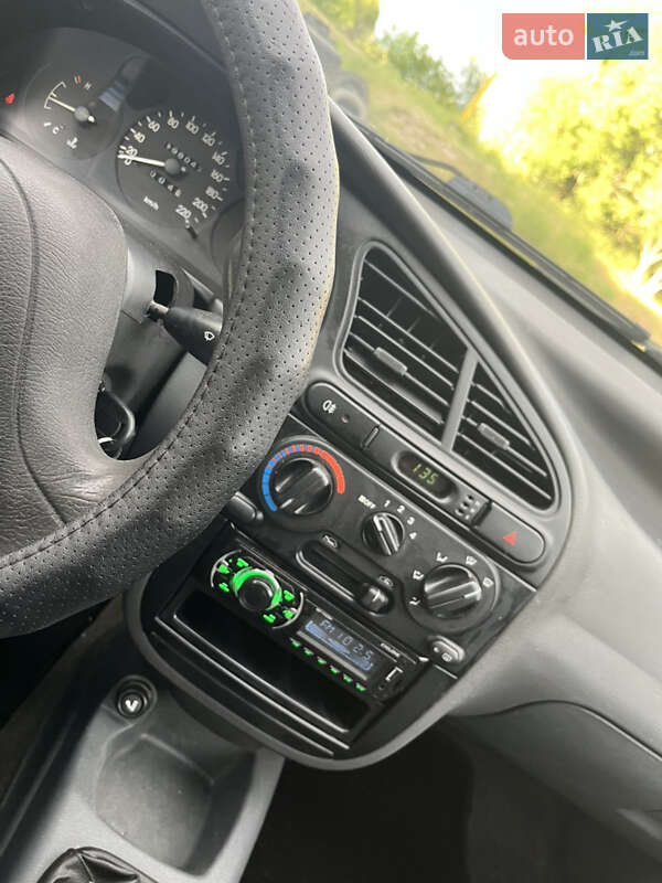 Седан Daewoo Sens 2005 в Днепре