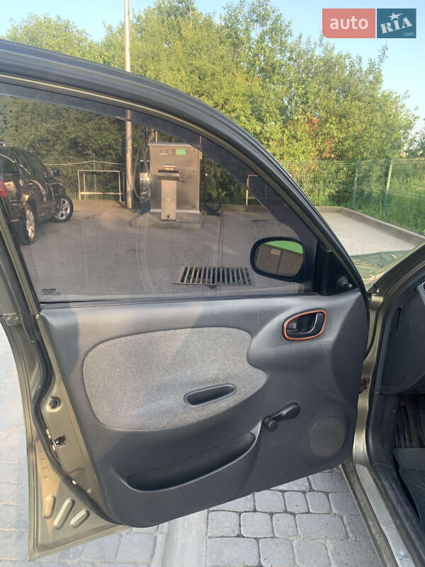 Седан Daewoo Sens 2005 в Дрогобыче