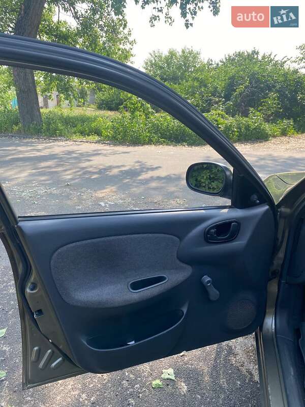 Седан Daewoo Sens 2005 в Дніпрі