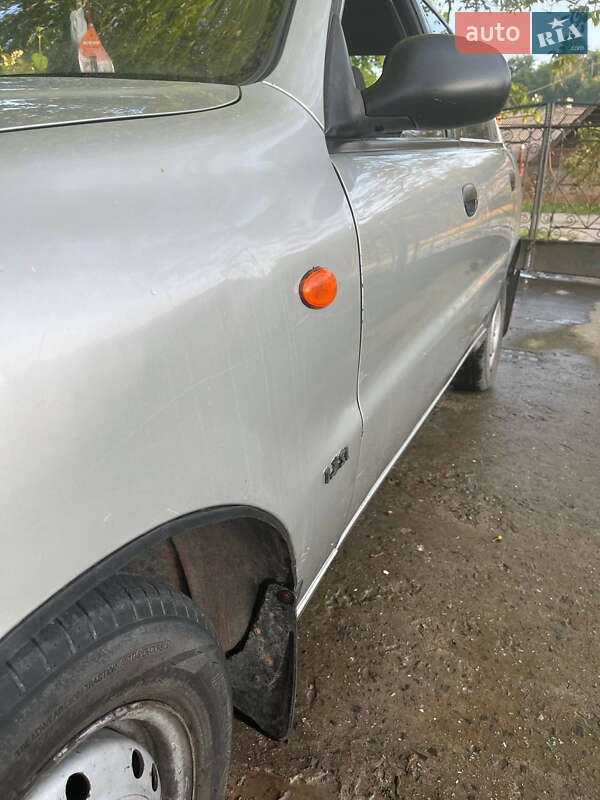 Седан Daewoo Sens 2003 в Золочеве