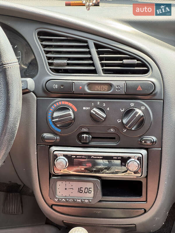 Седан Daewoo Sens 2004 в Кривом Роге