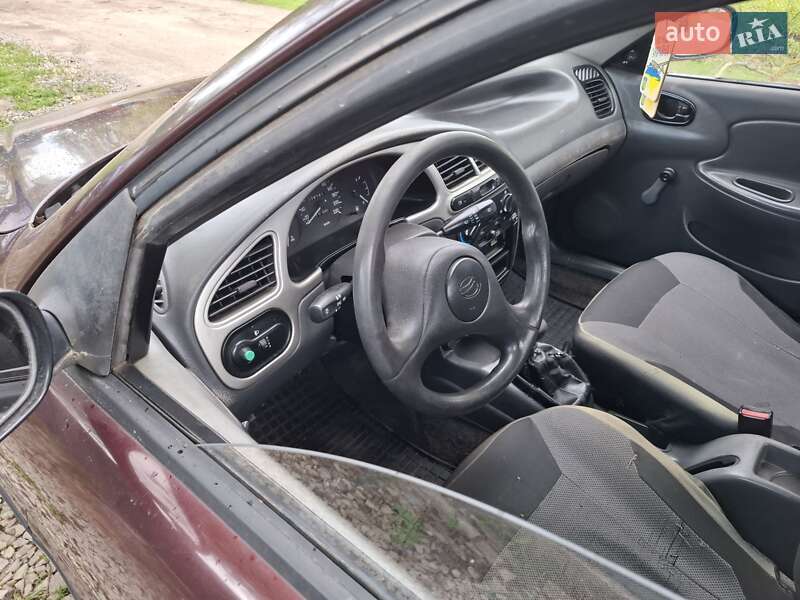 Седан Daewoo Sens 2010 в Немирове