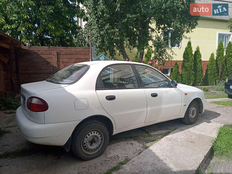 Седан Daewoo Sens 2004 в Сокале