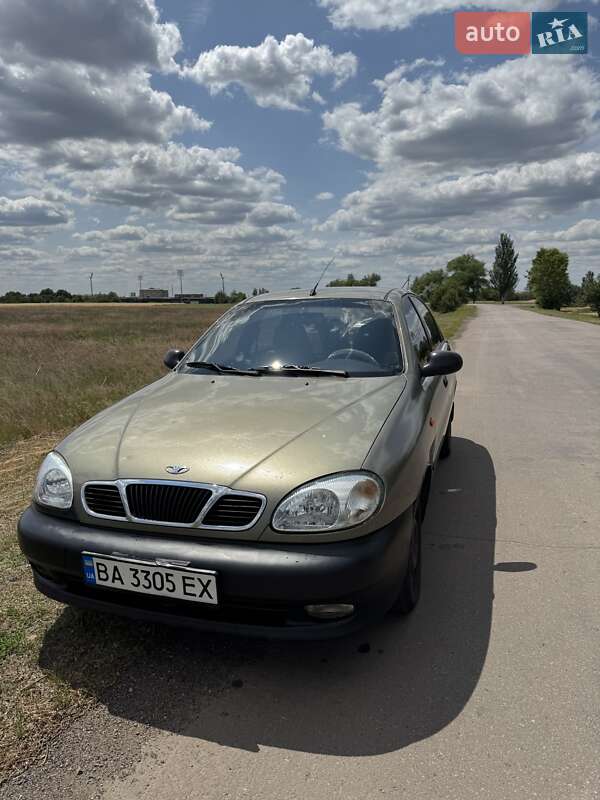 Седан Daewoo Sens 2004 в Петрове