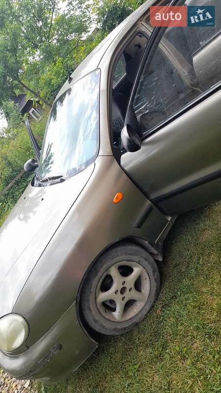 Седан Daewoo Sens 2007 в Косове