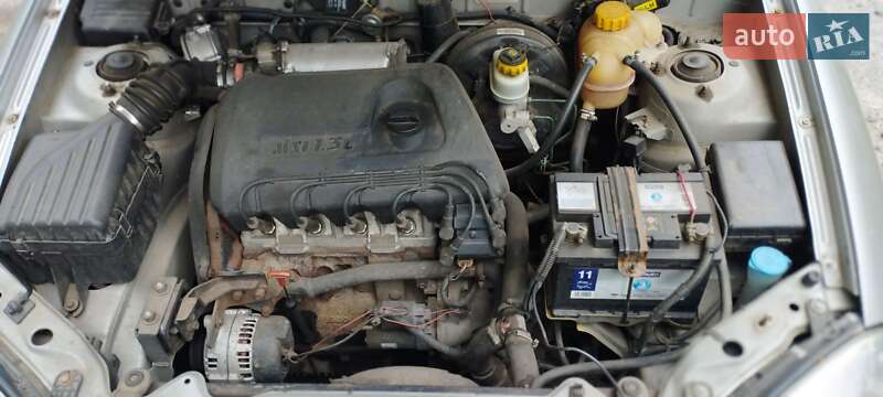 Седан Daewoo Sens 2003 в Полтаві