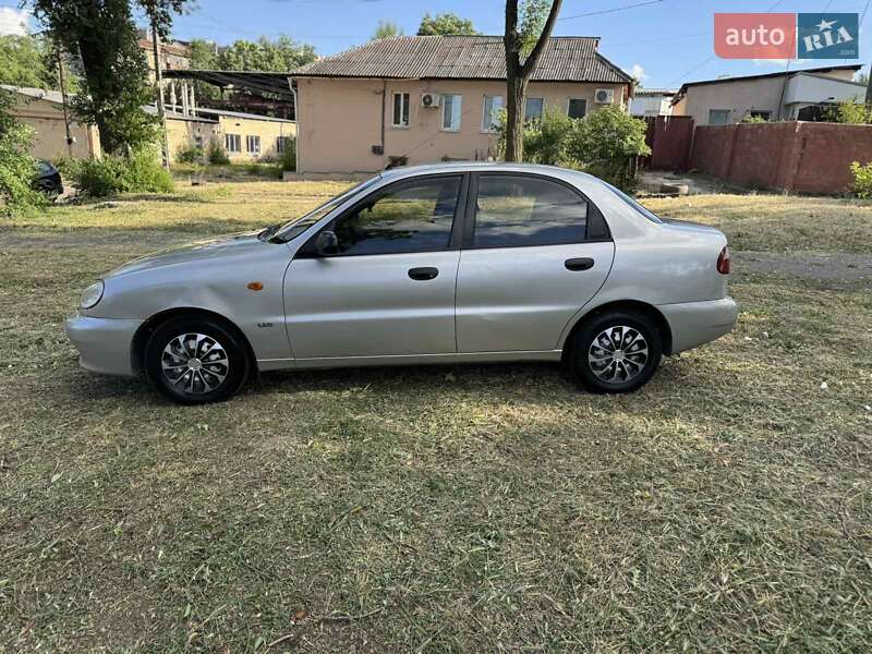 Седан Daewoo Sens 2004 в Днепре