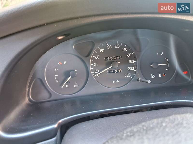 Седан Daewoo Sens 2003 в Львове