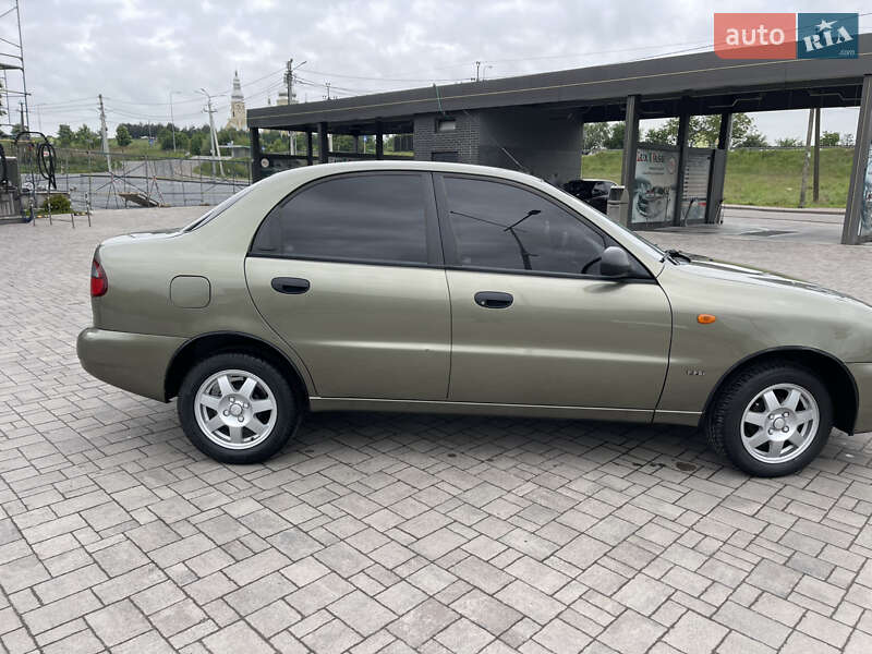 Седан Daewoo Sens 2004 в Львове