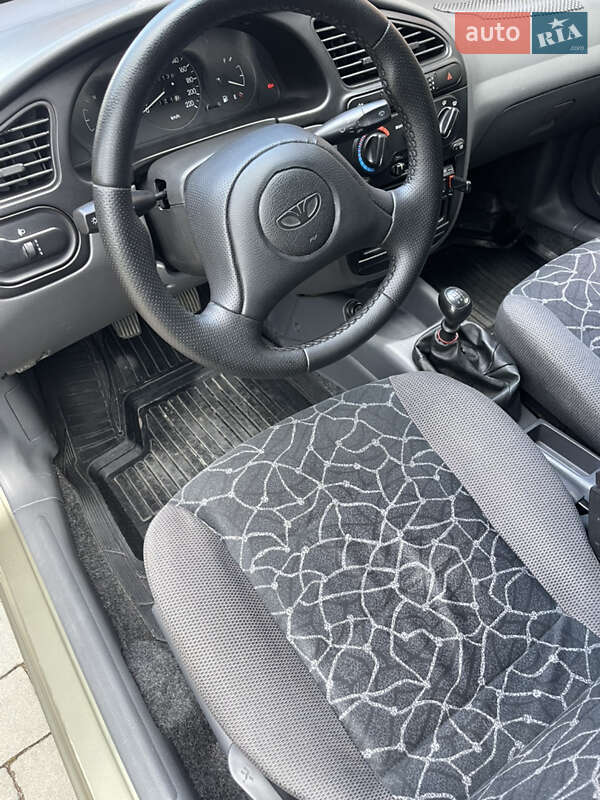 Седан Daewoo Sens 2004 в Львове
