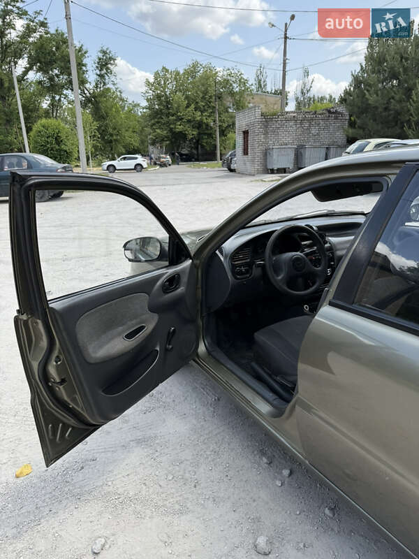 Седан Daewoo Sens 2004 в Запорожье