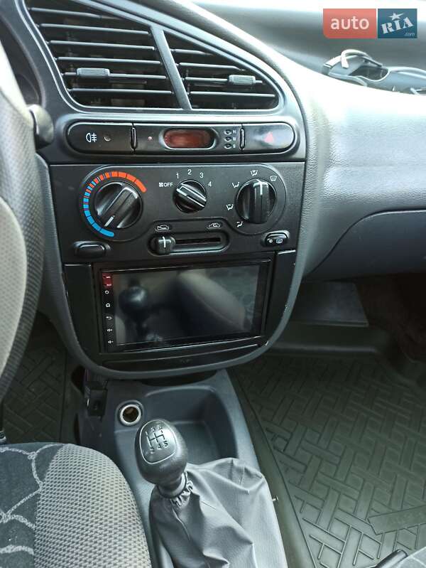 Седан Daewoo Sens 2003 в Чернигове