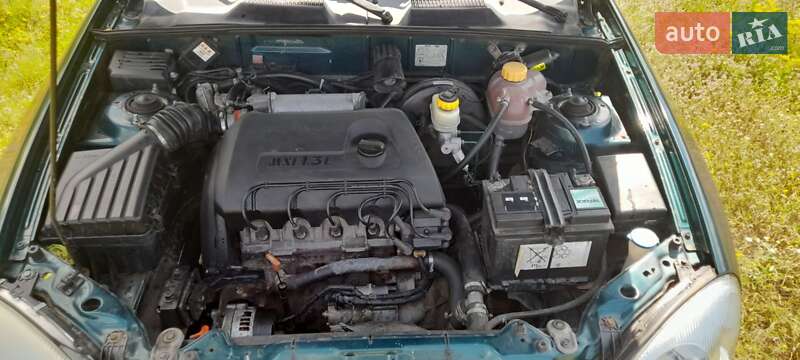 Седан Daewoo Sens 2004 в Полтаві