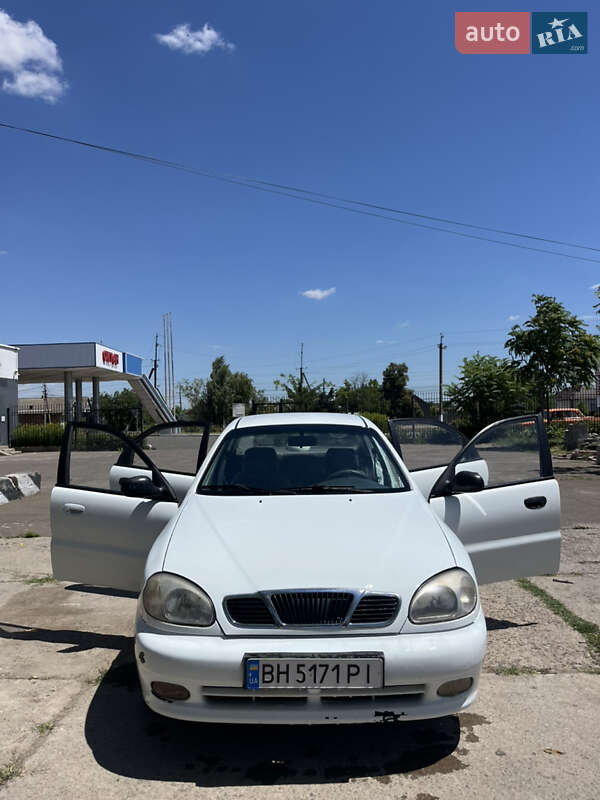 Седан Daewoo Sens 2002 в Килии
