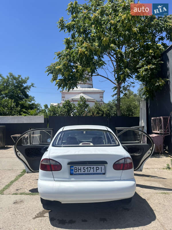 Седан Daewoo Sens 2002 в Килии