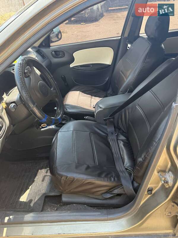 Седан Daewoo Sens 2004 в Первомайске